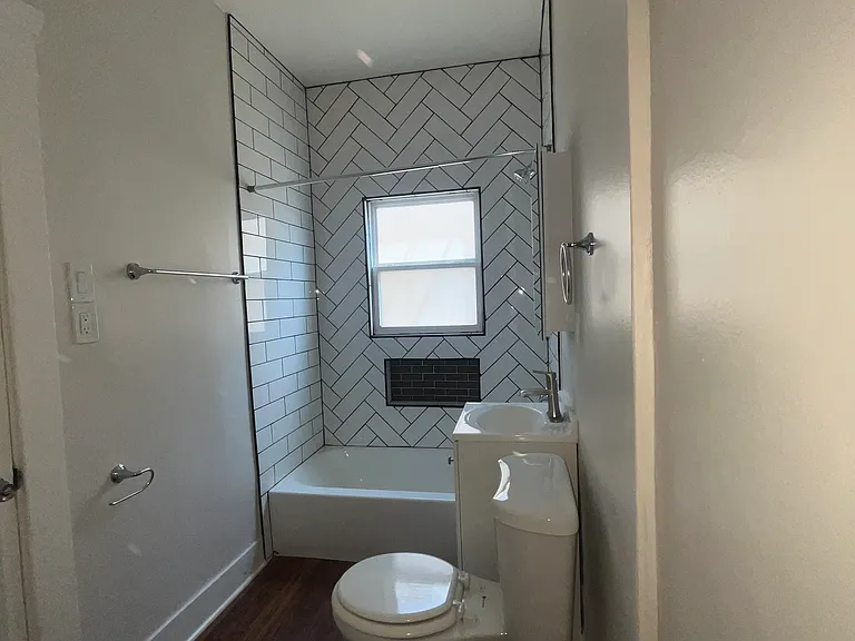 915 Cherry Ave #209 — Photo 17