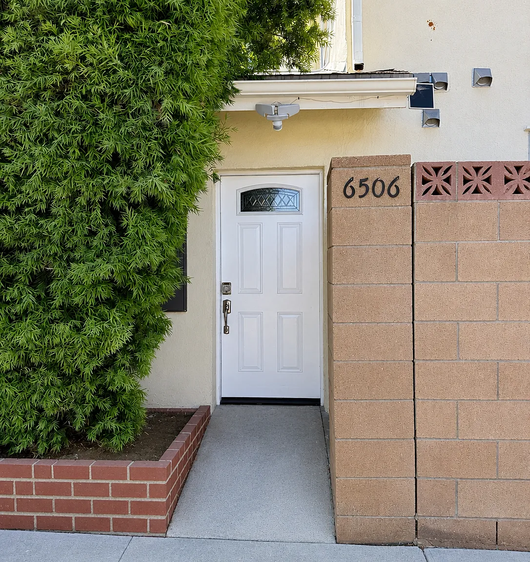 1 bed, 450 sqft, $2,295 — Photo 3
