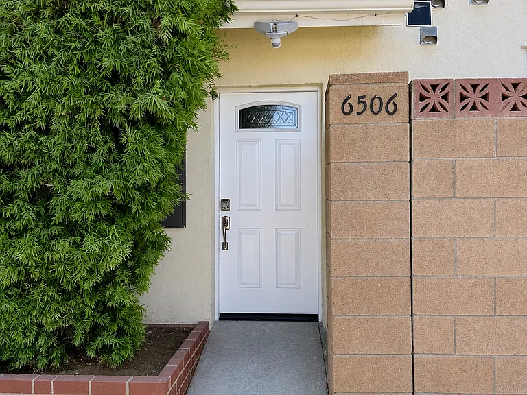 6508 Moorcroft Ave #ADU — Photo 3