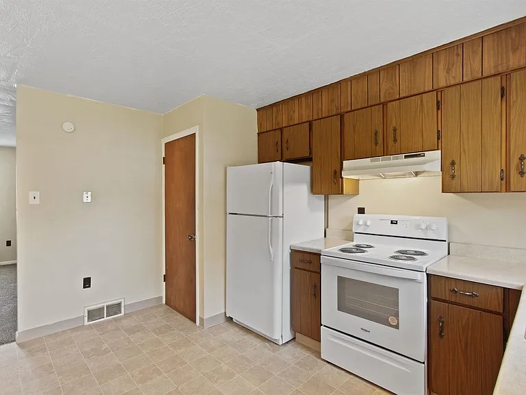 142 N Pleasant Ave — Photo 9