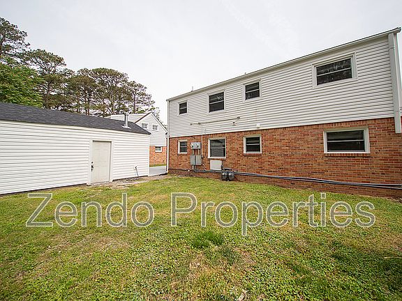 2nd image of 1733 Parkview Ave Unit B