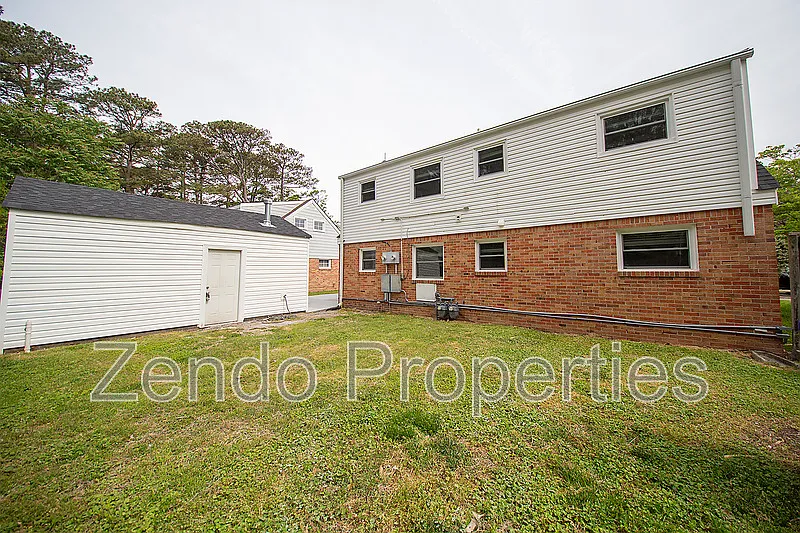 Building Photo - 1733 Parkview Ave #A