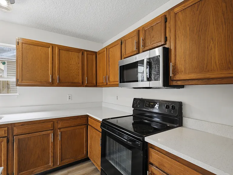 308 Dogwood Ct — Photo 11