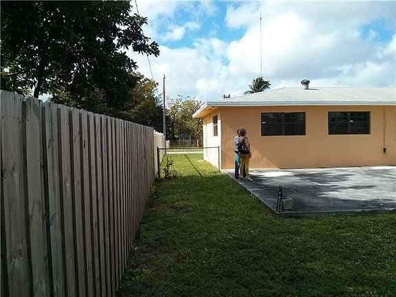 4th image of 19831 NW 1st Ave