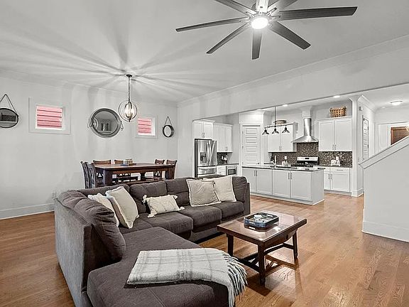5th image of 906-906A Youngs Ln #A