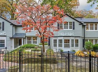 5 Oakleigh Ln, Saint Louis, MO 63124