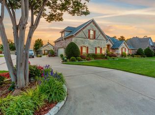 1608 Thousand Oaks Dr, Decatur, TX 76234