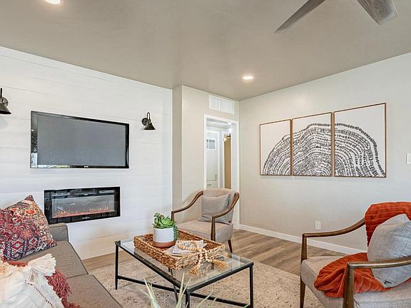 4th image of 1023 E Mariposa St