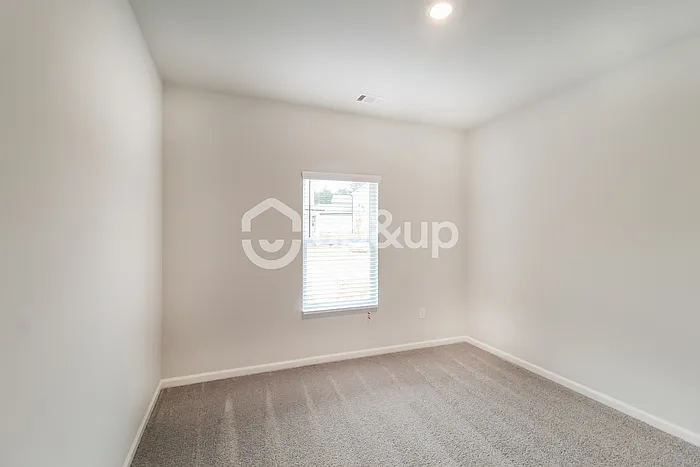 110 Heard Ln — Photo 10