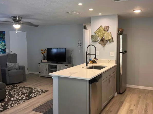3823 42nd St, Sarasota, FL 34235