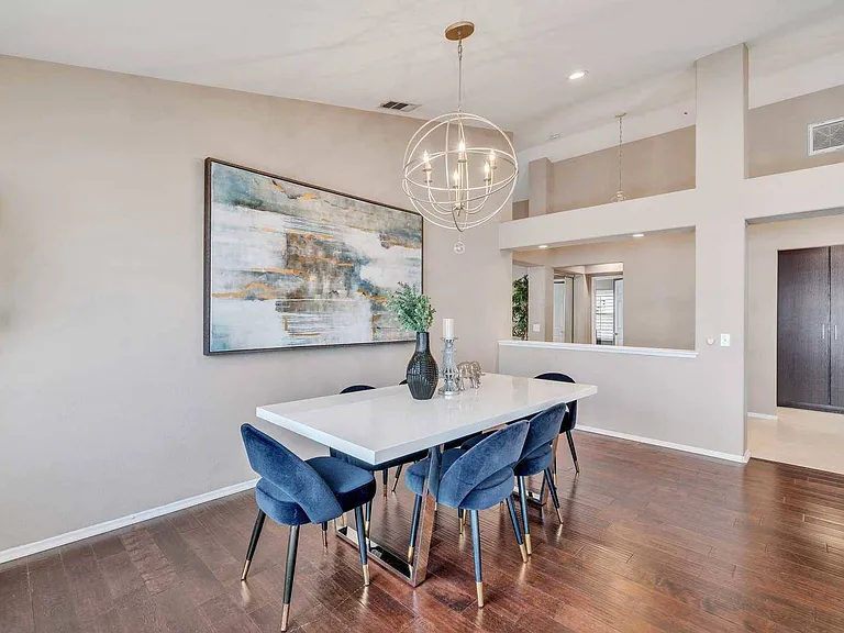 421 Minaret St — Photo 15