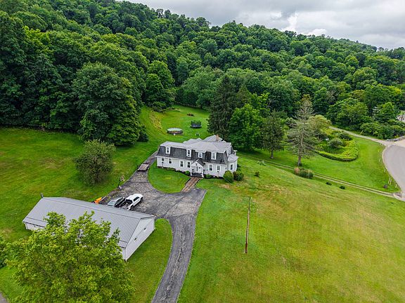 3rd image of 326 Garretts Run Rd