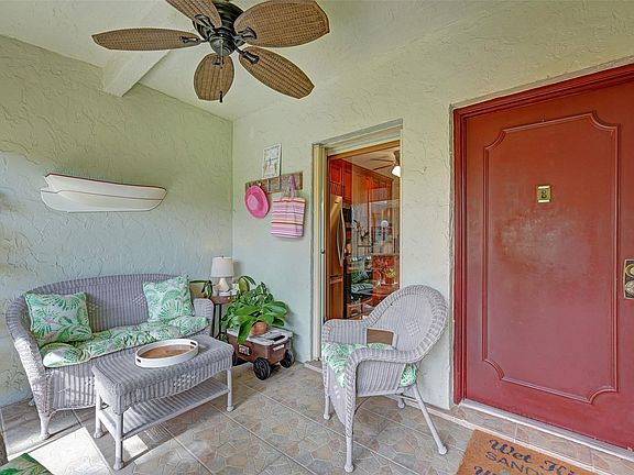 2nd image of 860 SE 6th Avenue #402