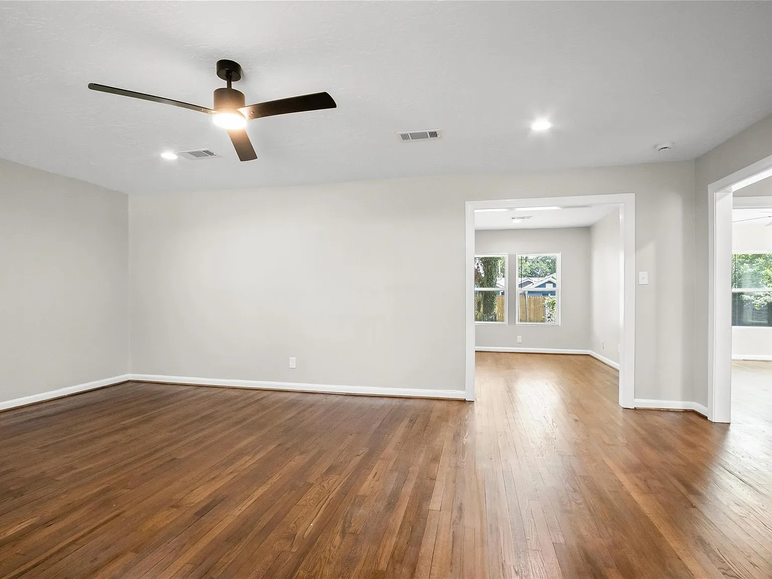 2 bed, 1.0 bath, 1142 sqft, $1,850 — Photo 4
