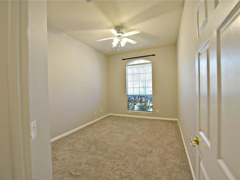 9601 Aire Libre Dr — Photo 15