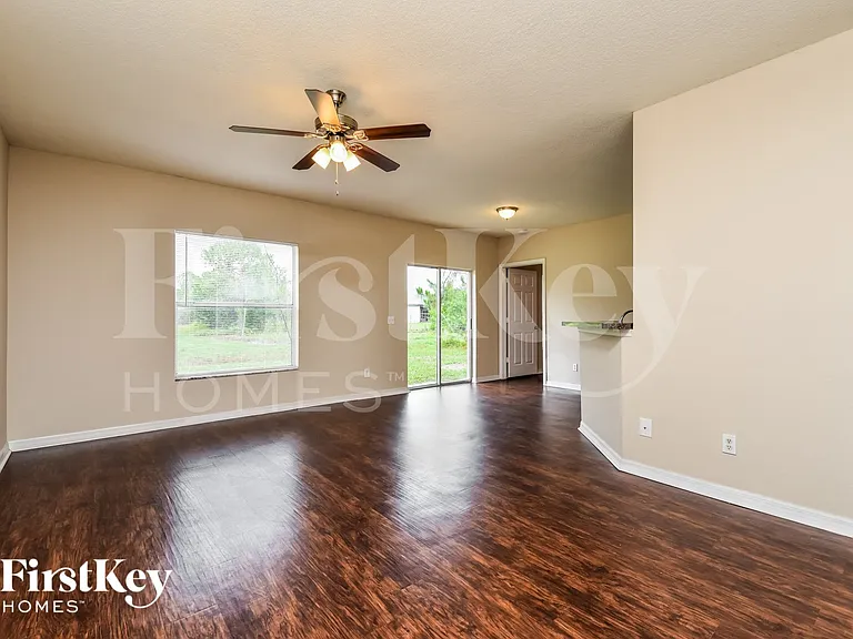 6840 Abady Ln — Photo 3