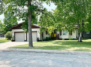 1202 12th St, Langdon, ND 58249