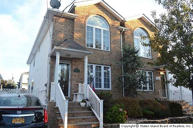 1st image of 262 Malvine Ave