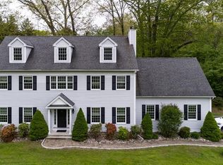 2 Frederick Pl, Clinton, CT 06413