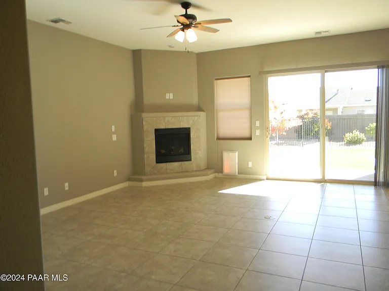 6189 E Belton Ln — Photo 2
