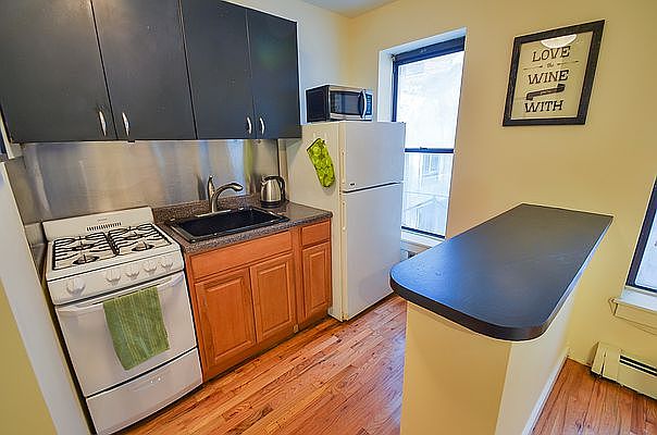 1st image of 834 2nd Ave #2R