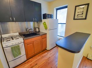 834 2nd Ave #2R, New York, NY 10017