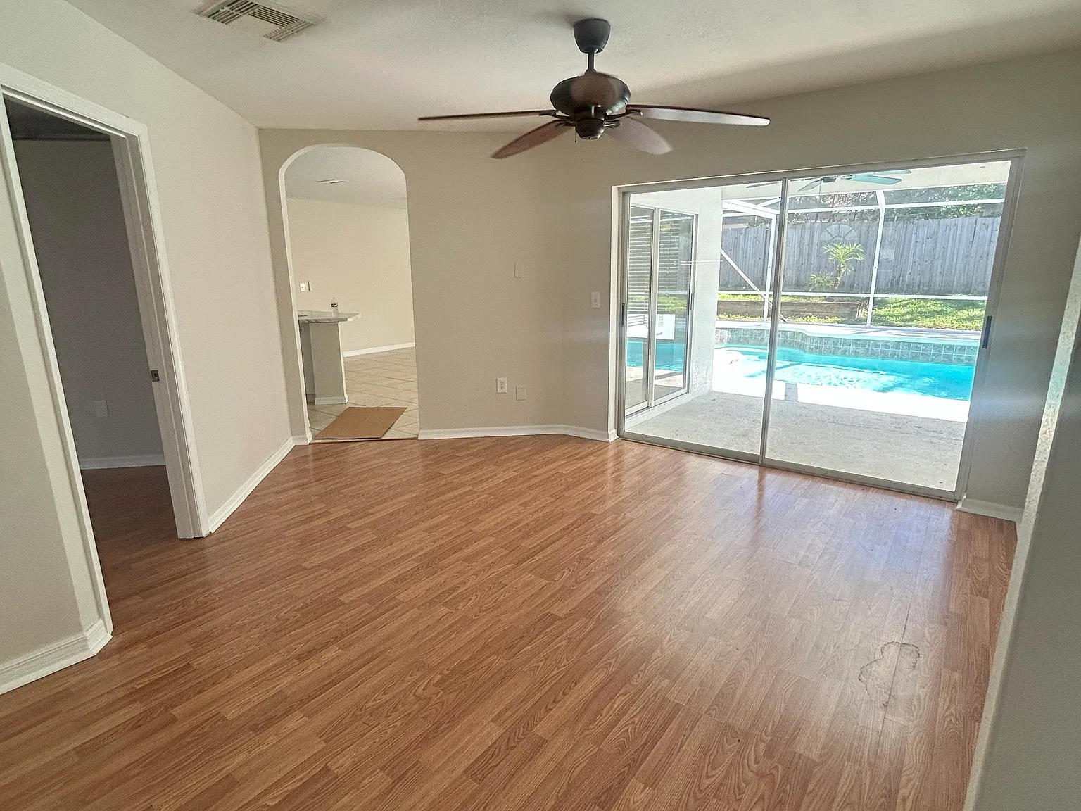 4 bed, 1665 sqft, $2,400 — Photo 3