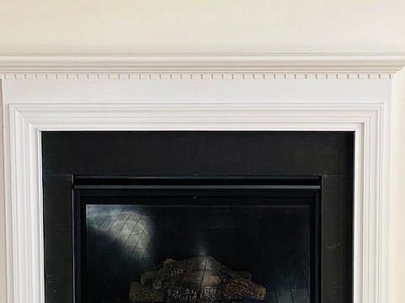 Gas fireplace, turns on with a switch