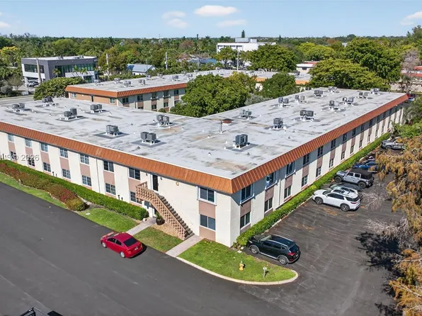 9 NE 19th Ct APT 104C, Wilton Manors, FL 33305