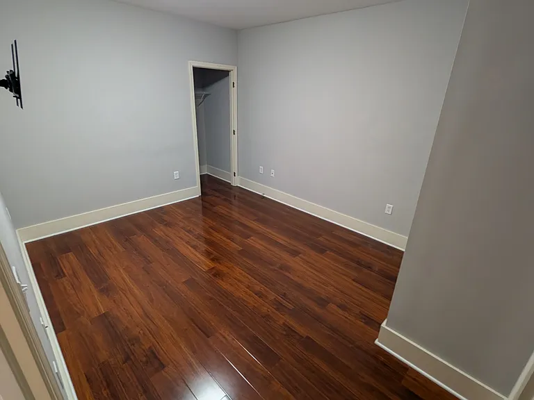 Downstairs bedroom with attatched full bathroom