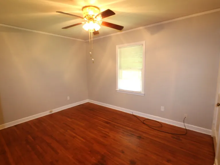 940 Vaughn Rd — Photo 7