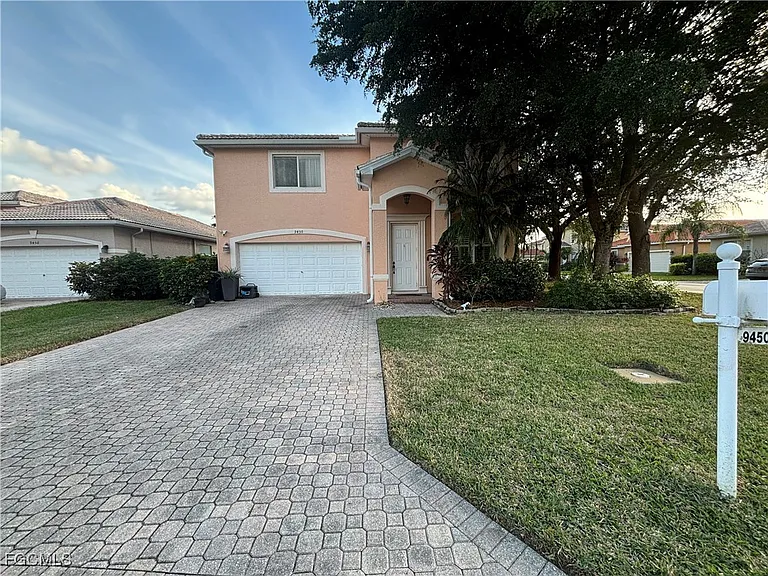 9450 Silver Pine Loop — Photo 1