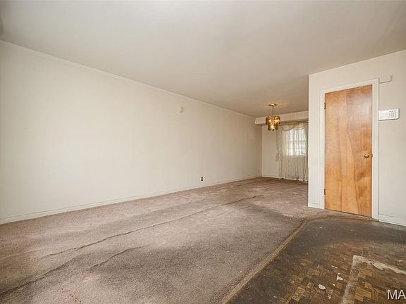 3rd image of 9337 Laramie Dr