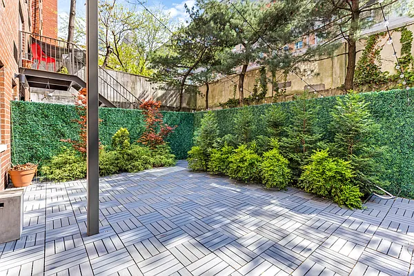 Rented by SERHANT. | media 36