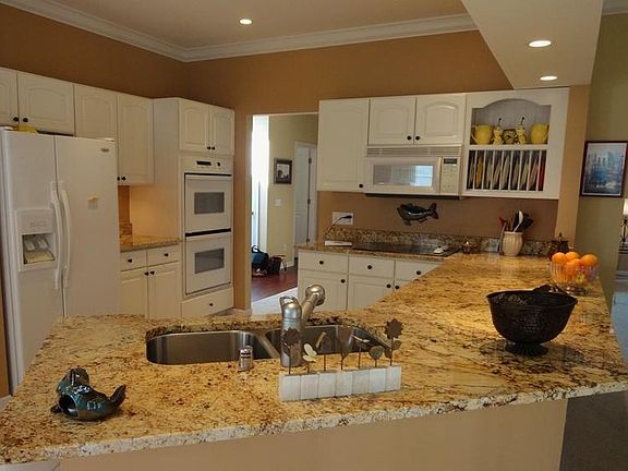 4th image of 311 Oakwood Ln