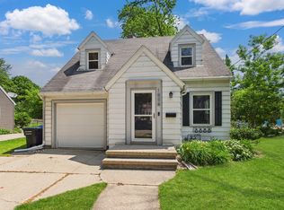 1604 N Erb St, Appleton, WI 54911