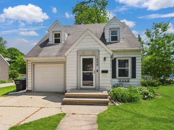 1604 N Erb St, Appleton, WI 54911