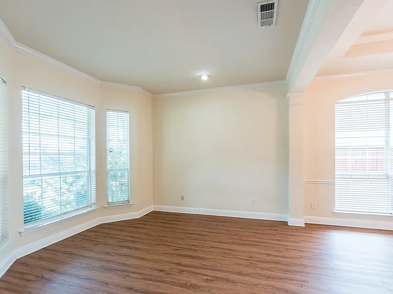 4609 Gardenia Way — Photo 7