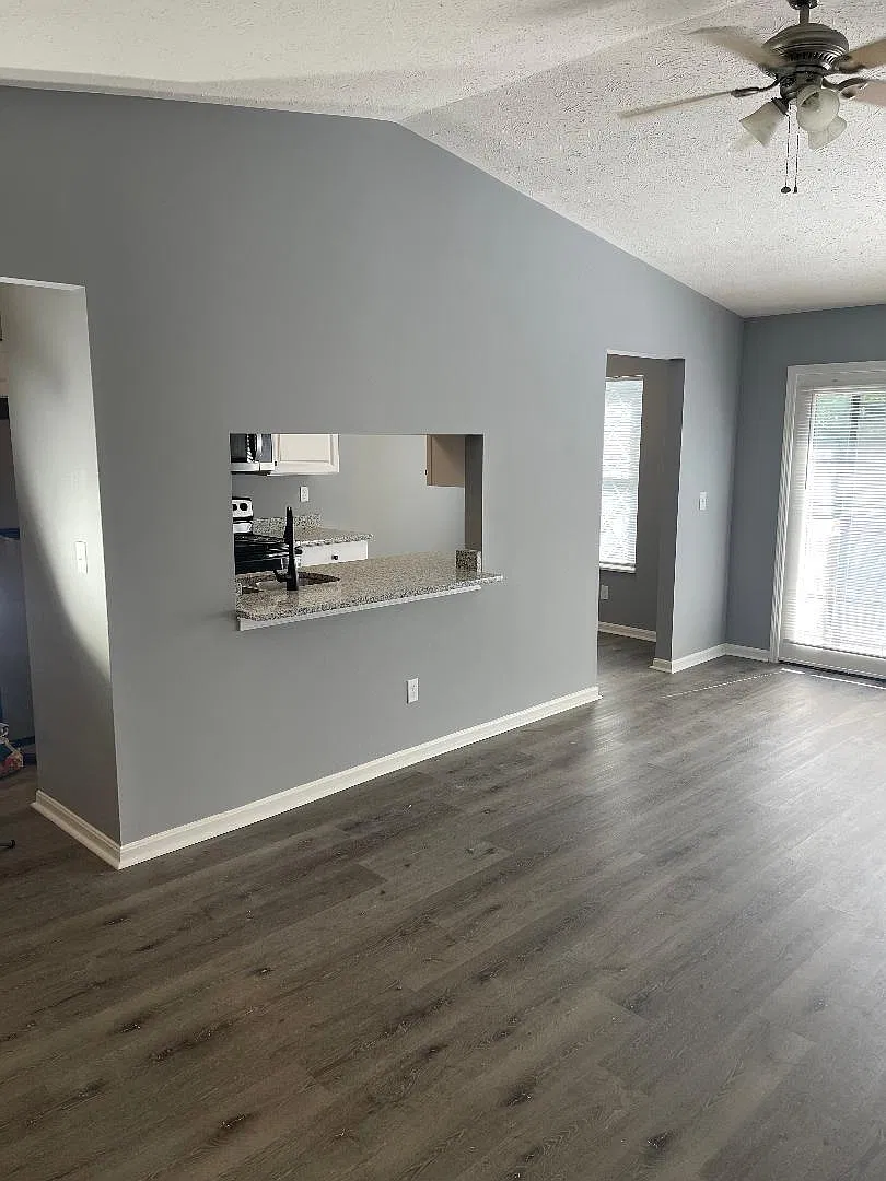 2 bed, 1.5 bath, 958 sqft, $1,350 — Photo 3