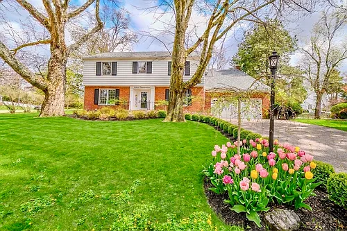 1500 Devereux Dr Photo 1