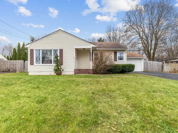 206 Ridgewood Dr, North Syracuse, NY 13212