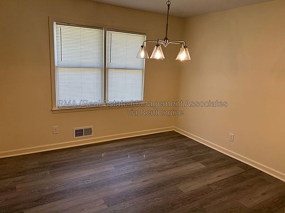 3rd image of 218 Ella Cir