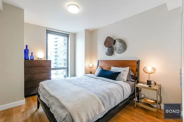 Rented by Bond New York | media 10