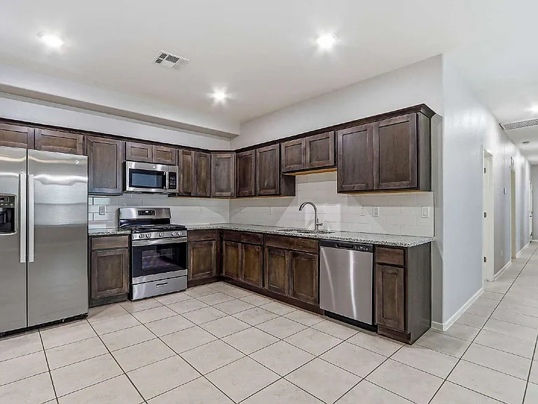 11500 Summer Dr #B — Photo 21