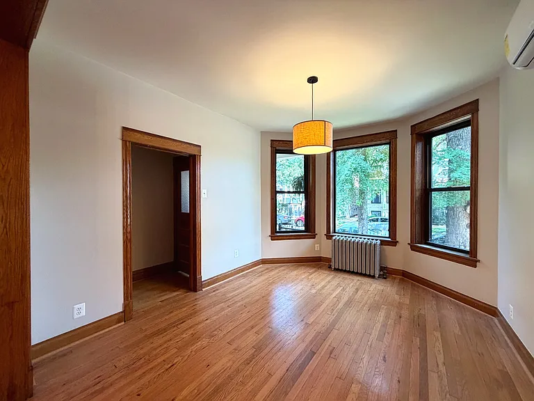 2036 N Sawyer Ave #1 — Photo 5