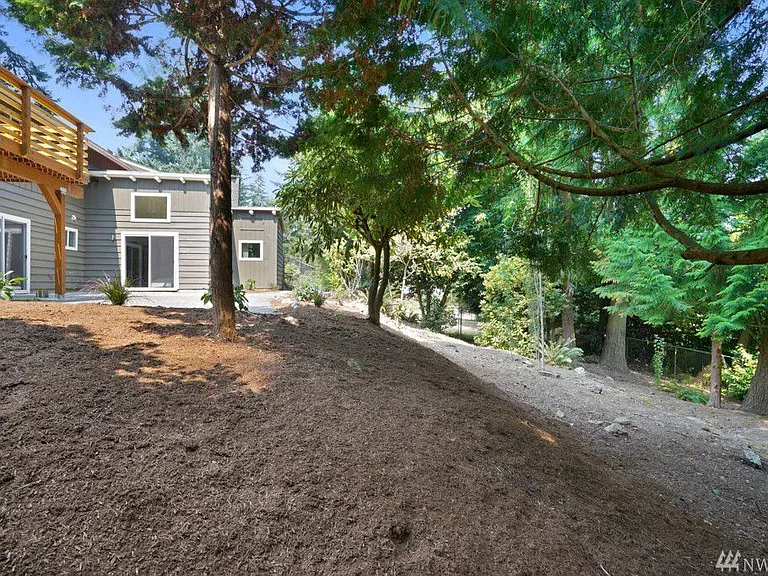 19016 Firlands Way N — Photo 44