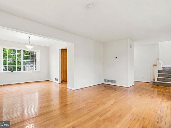 4th image of 2310 Barbara Way