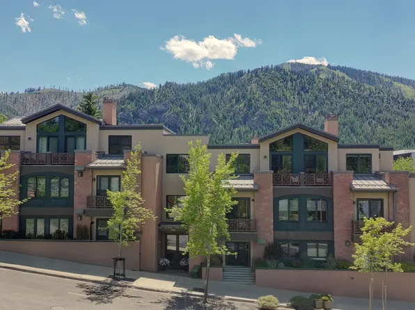 631 Washington Ave N #303, Ketchum, ID 83340