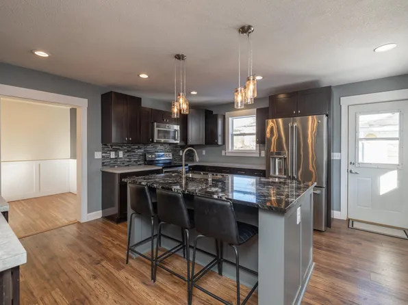 2281 Shawnee Dr, North Saint Paul, MN 55109