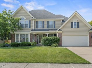 810 High Ridge Dr, West Chicago, IL 60185